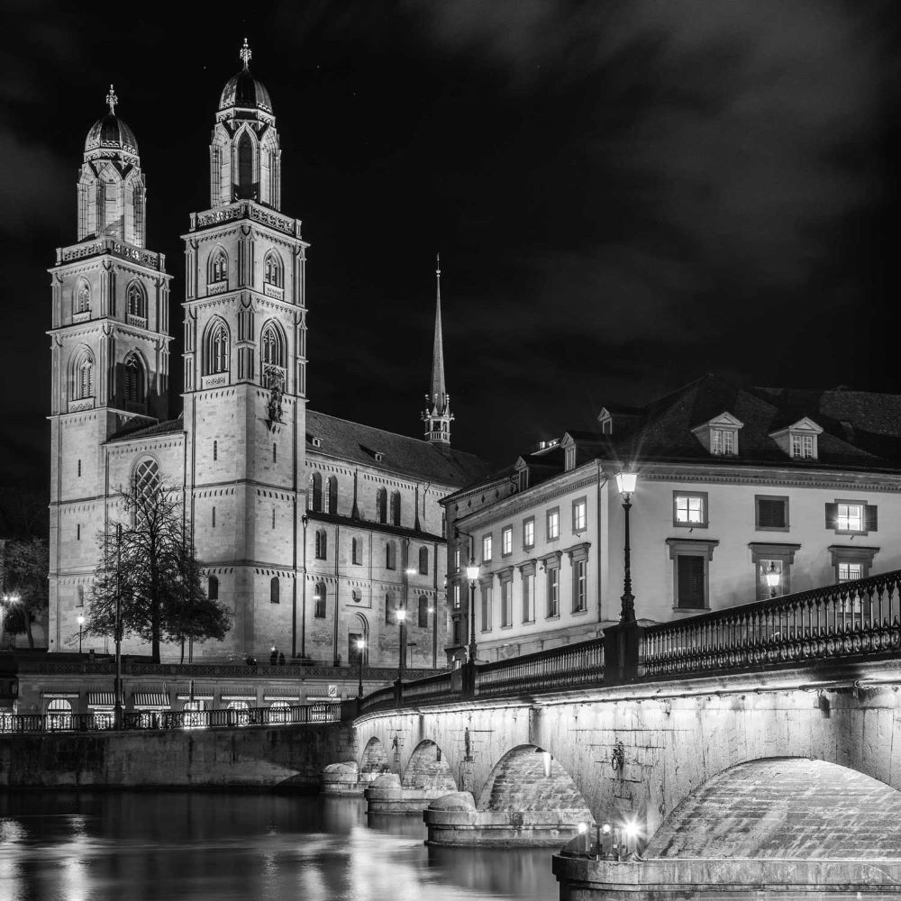 Zuerichfoto Grossmuenster sw