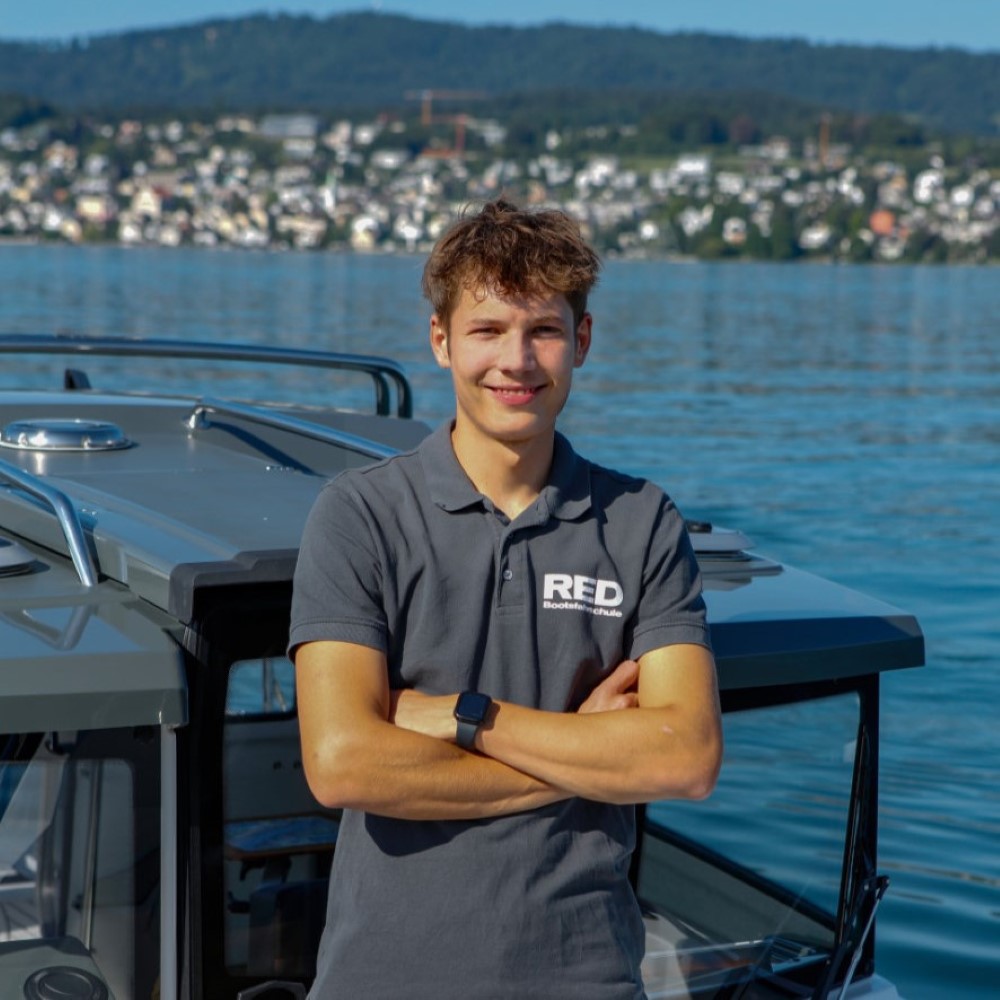 RED Bootsfahrschule Fahrlehrer Noah Zürichsee cotedazurich