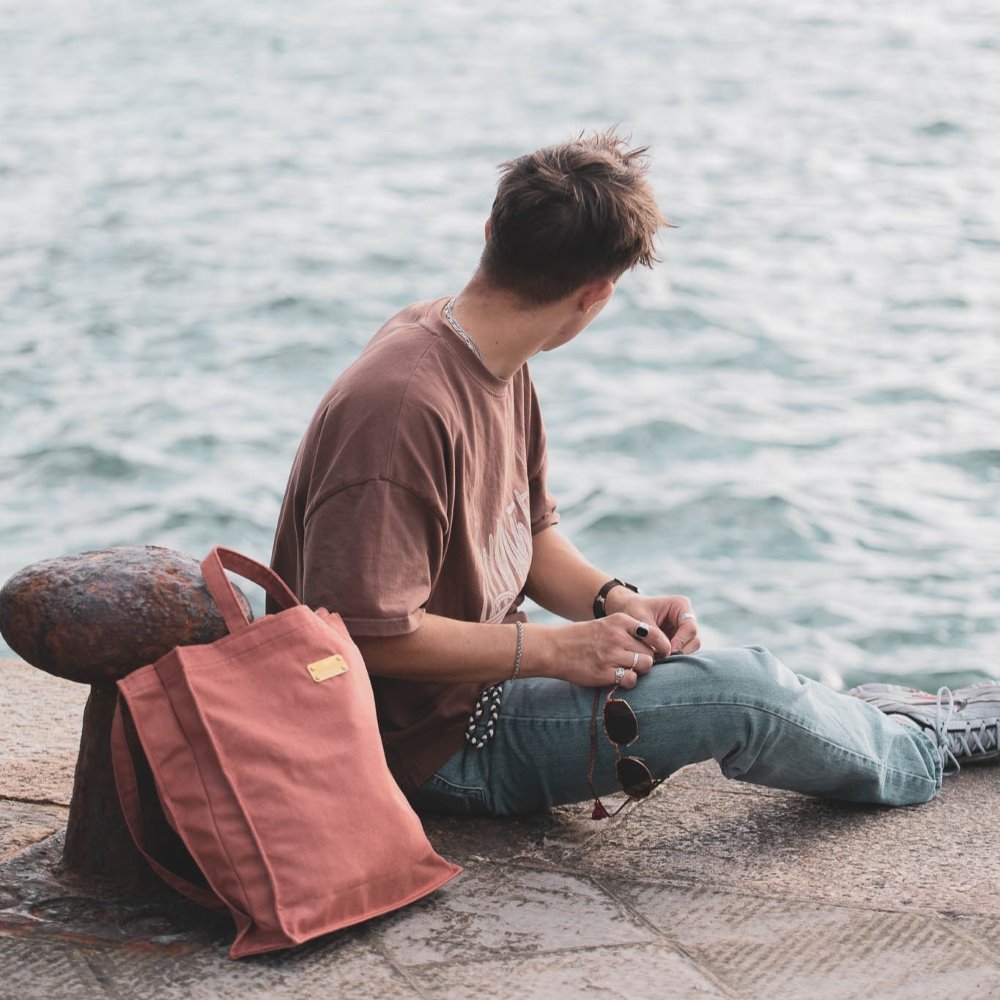 Attached Bag by the lake red Fashion Zurich cotedazurich