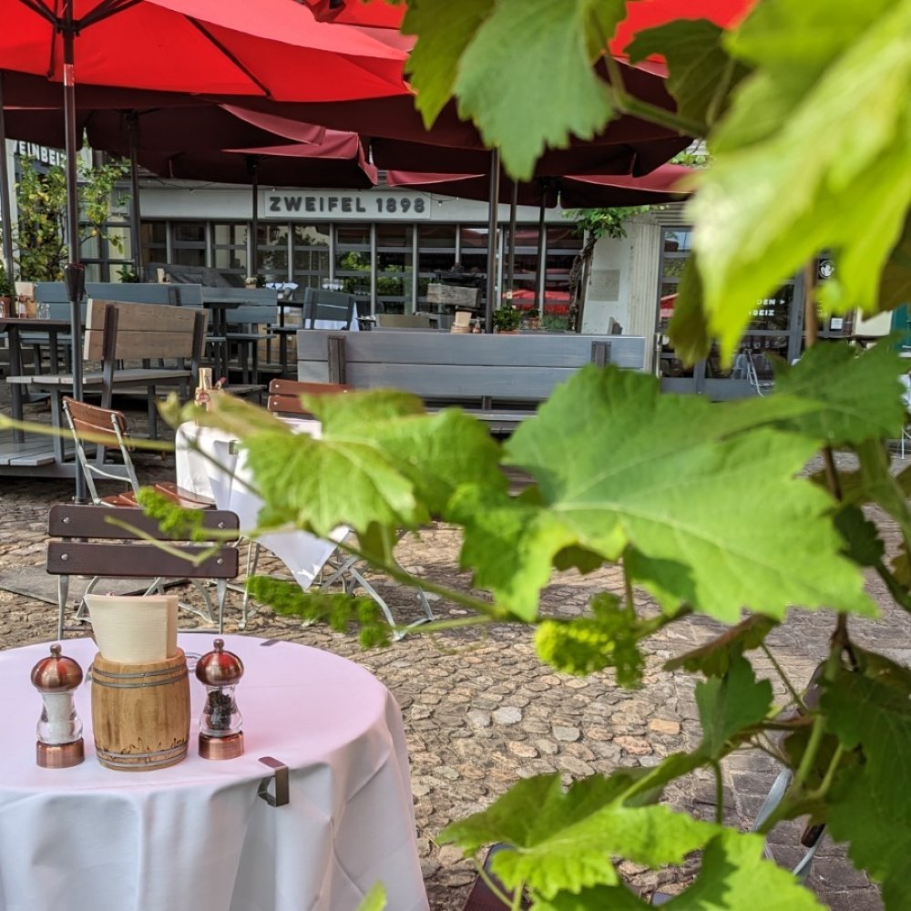 Zweifel 1898 Wein Gartenterrasse Weinbeiz cotedazurich