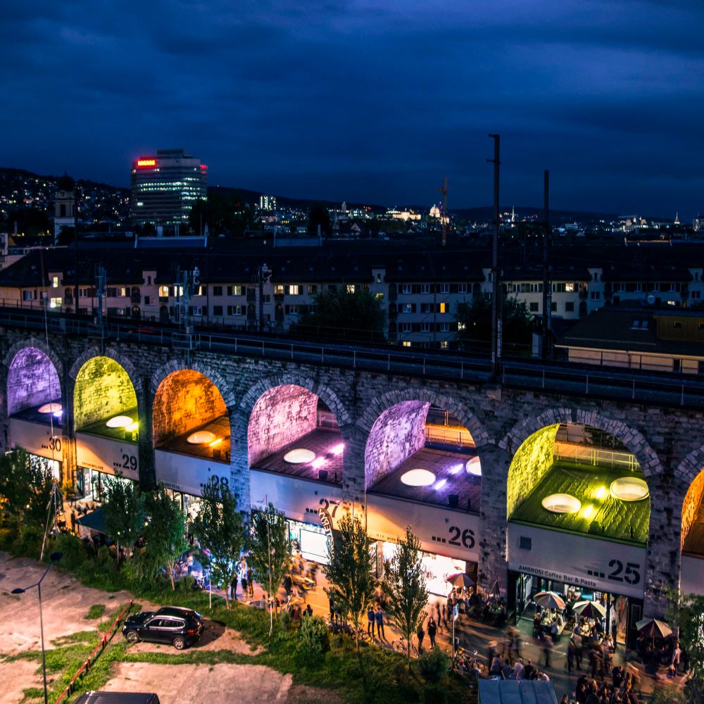 IM VIADUKT Viaduktbogen bei Nacht cotedazurich