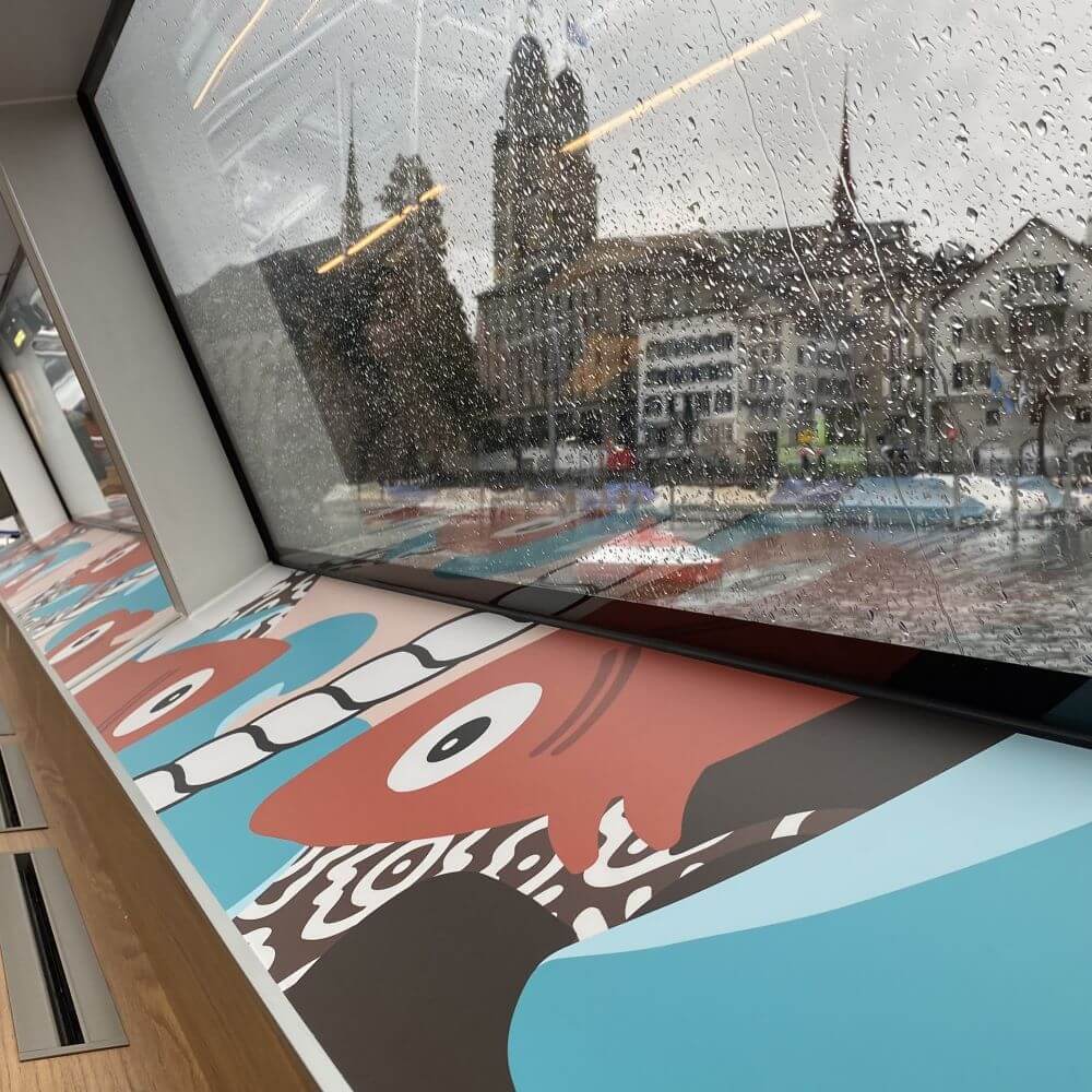 Ona Sadkowsky Limmatschiff Zürichseeschifffahrt Grossmünster Zuerich cotedazurich