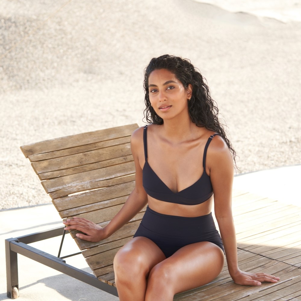 Nathalie_schweizer_saison2024_Cross_Bikini_Highwaist_nachtblau_01 Zürich cotedazurich